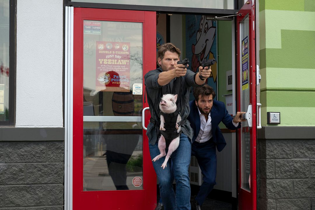 Fubar : Photo Travis Van Winkle, Guy Burnet