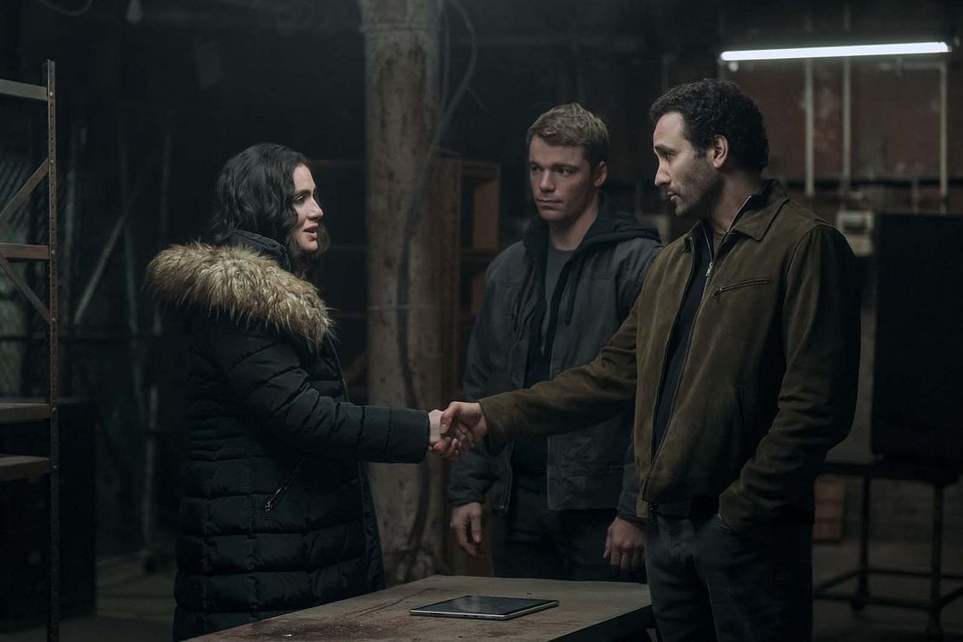 The Night Agent : Photo Arienne Mandi, Gabriel Basso, Marwan Kenzari