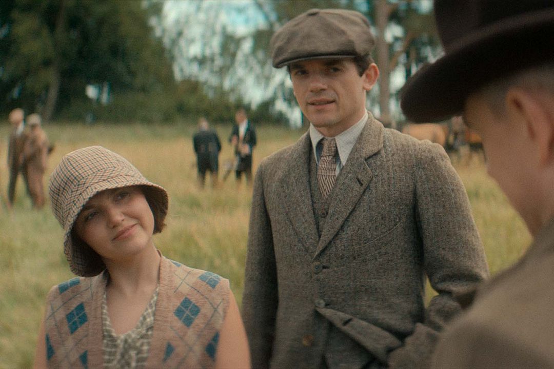 Photo Mia McKenna-Bruce, Edward Bluemel