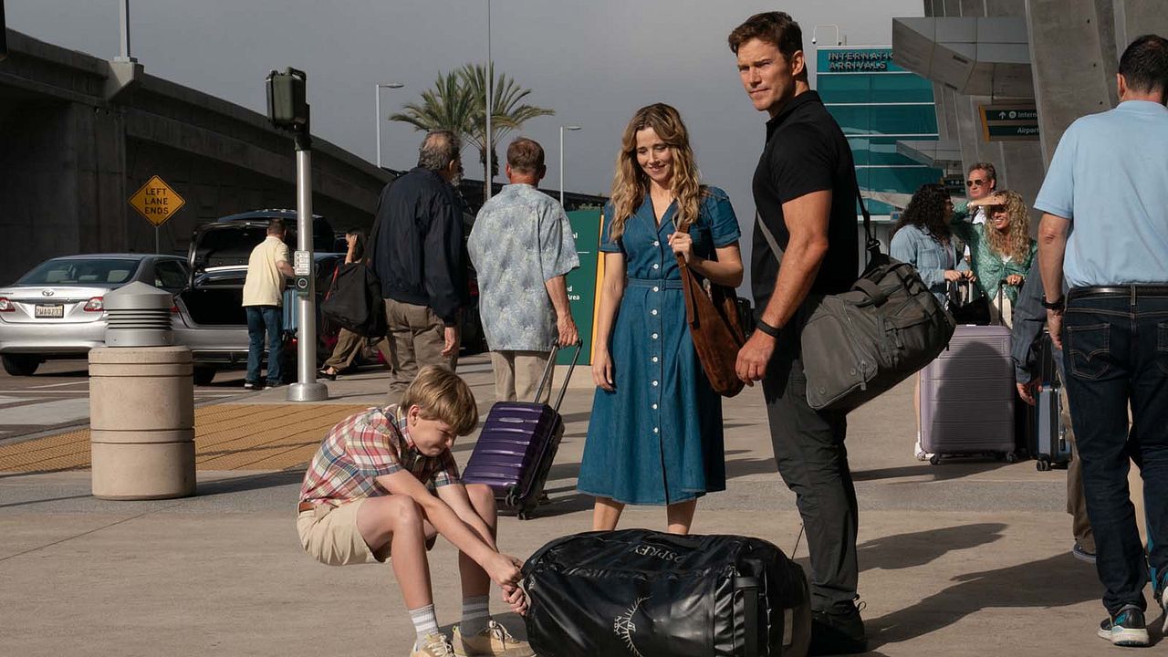 Way Of The Warrior Kid : Photo Linda Cardellini, Jude Hill, Chris Pratt