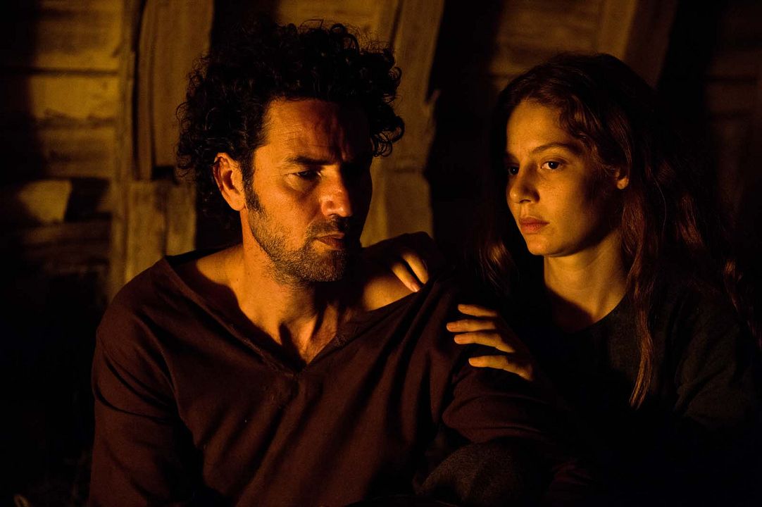 Ni Dieux ni maîtres : Photo Saleh Bakri, Jenna Thiam