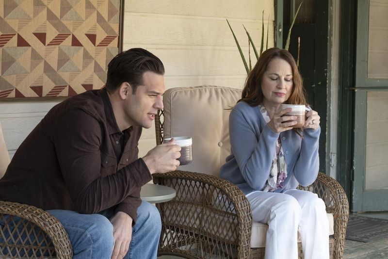9-1-1 : Photo Paula Marshall, Ryan Guzman