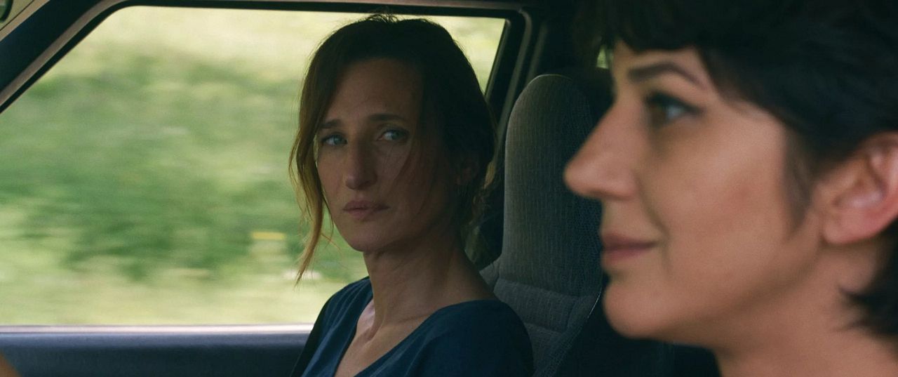 Le Pays d’Arto : Photo Zar Amir, Camille Cottin