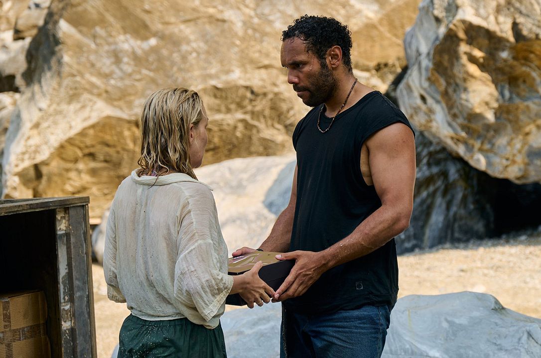 Rien à l’horizon : les disparus du vol 281 : Photo Lasarus Ratuere, Sheridan Smith