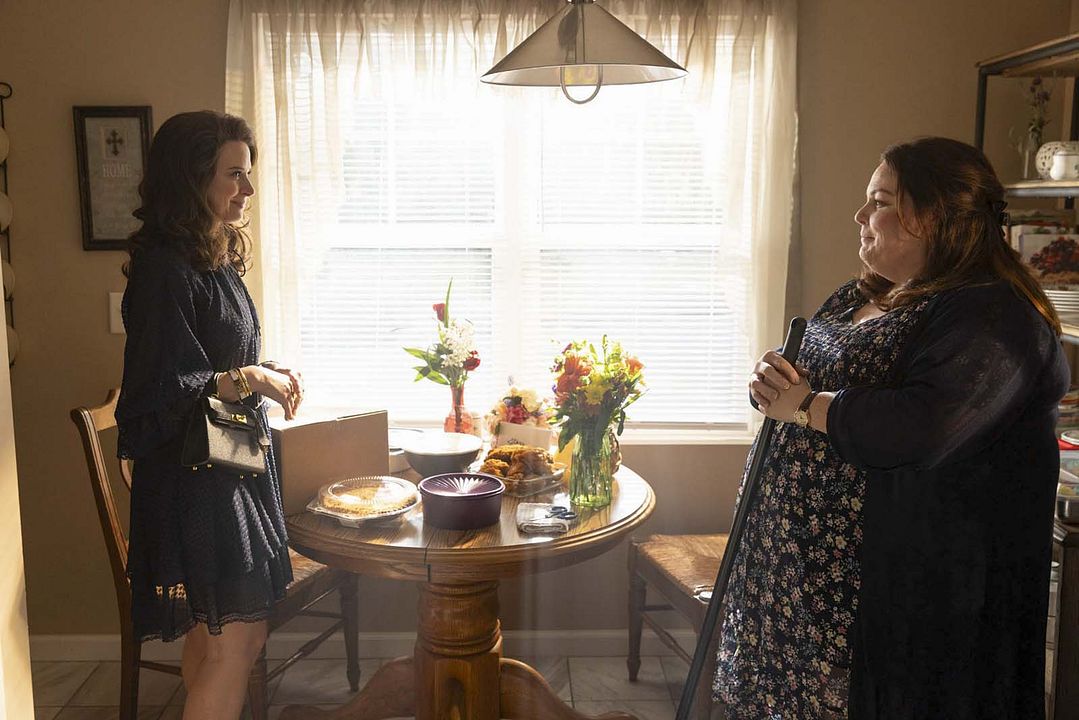 The Hunting Wives : Photo Katie Lowes, Chrissy Metz