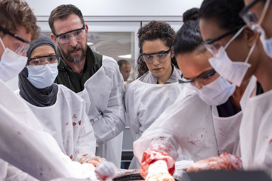 Photo Amielynn Abellera, Sepideh Moafi, Supriya Ganesh, Gerran Howell, Noah Wyle