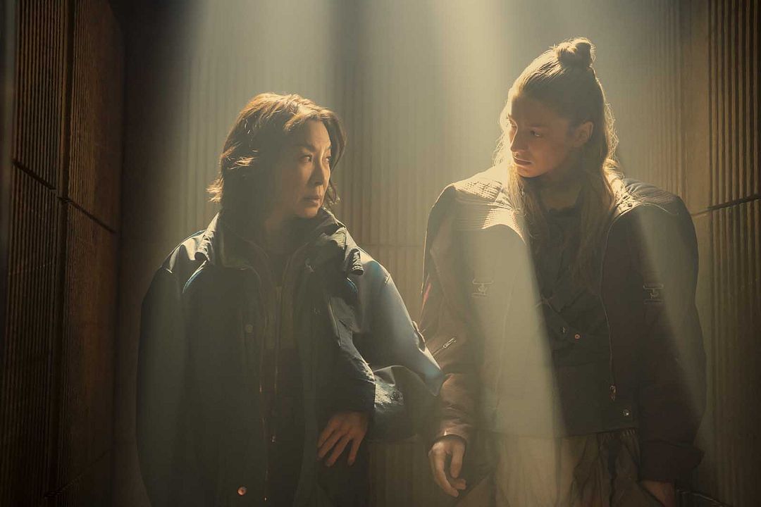 Photo Hunter Schafer, Michelle Yeoh