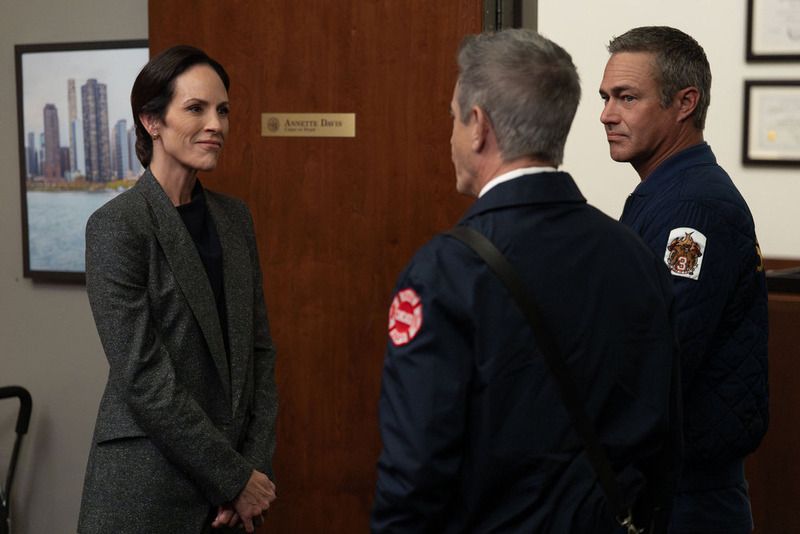 Chicago Fire : Photo Dermot Mulroney, Annabeth Gish, Taylor Kinney