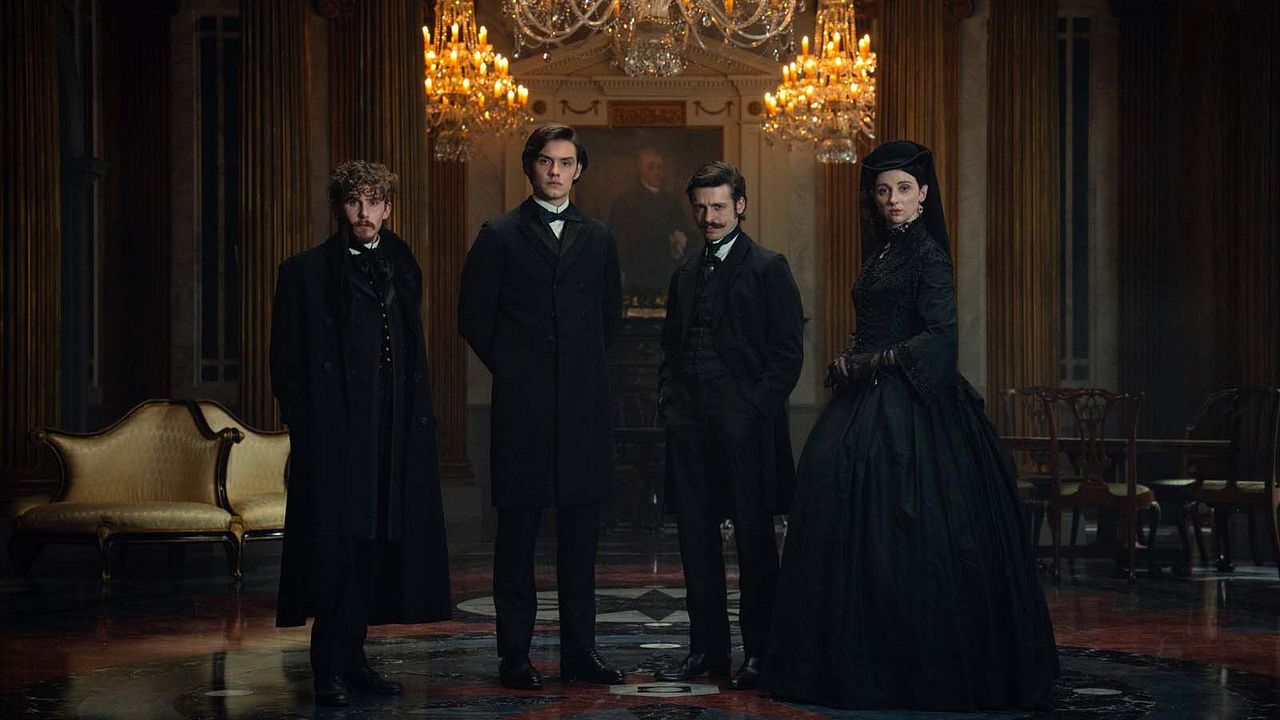Photo Emily Fairn, Fionn O'Shea, Anthony Boyle, Louis Partridge