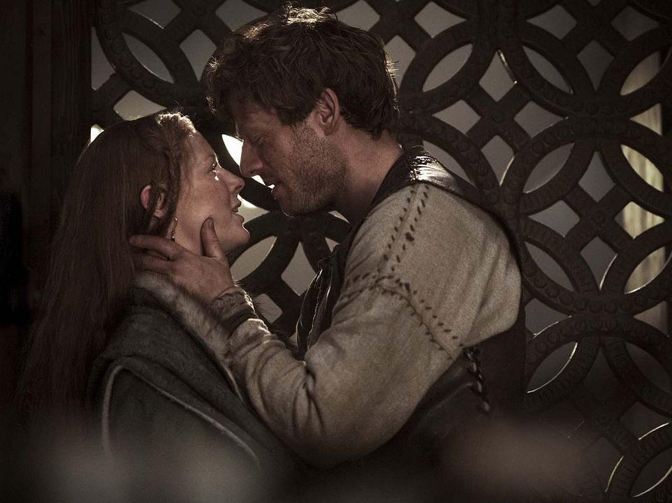 King & Conqueror : Photo James Norton, Emily Beecham