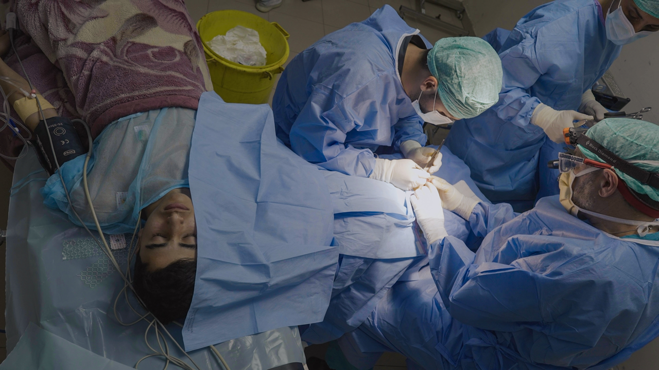 American Doctor : Photo