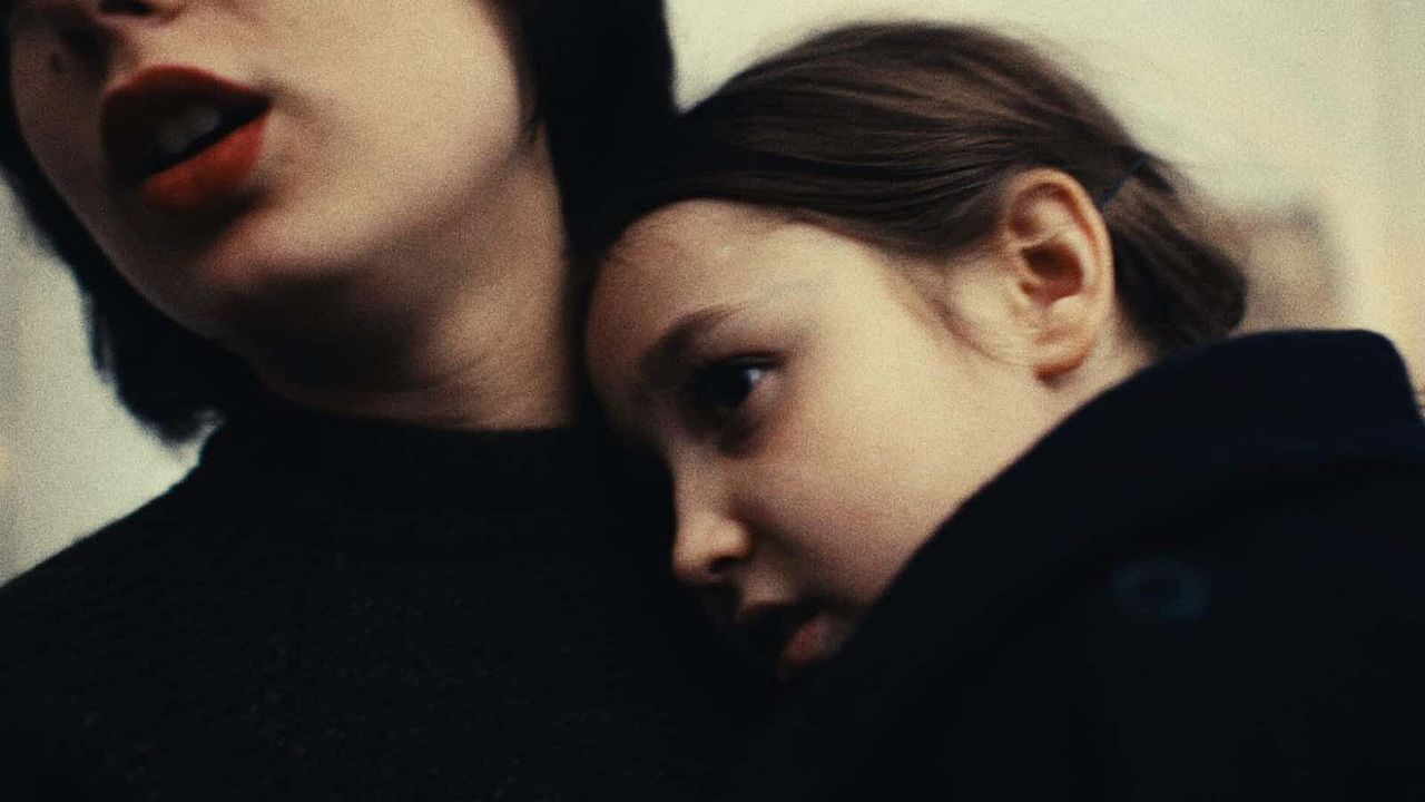 Dites-lui que je l’aime : Photo Eva Yelmani, Josiane Stoléru