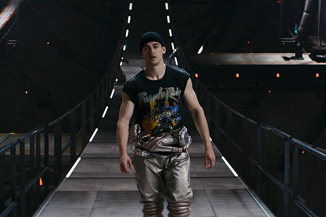 Above The Below : Photo Hero Fiennes Tiffin