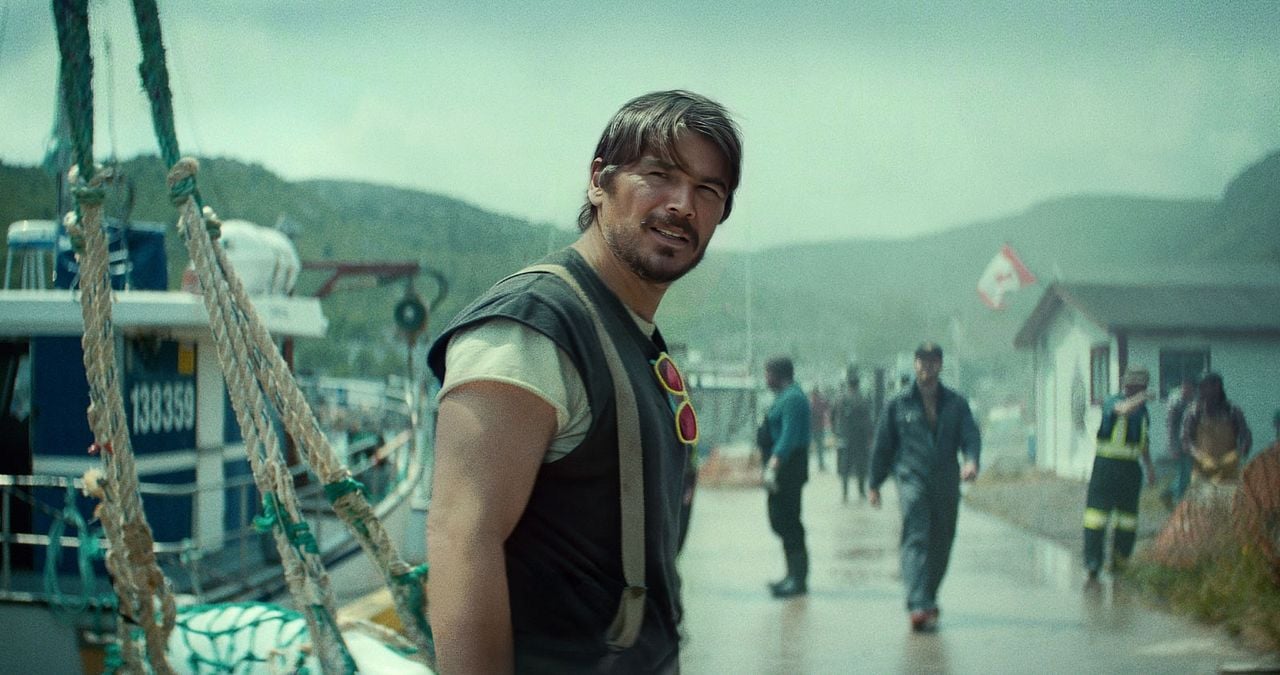 Below : Photo Josh Hartnett