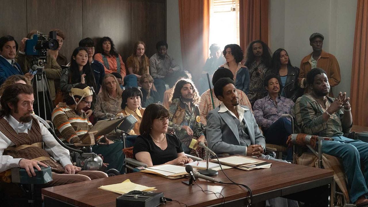 Being Heumann : Photo Roberta Colindrez, Antwan Tolliver, Michael Patrick Thornton, Ray Fisher, Ruth Madeley, Andrew Piddington