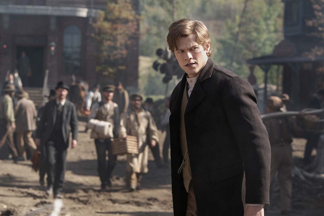 Photo Lucas Till