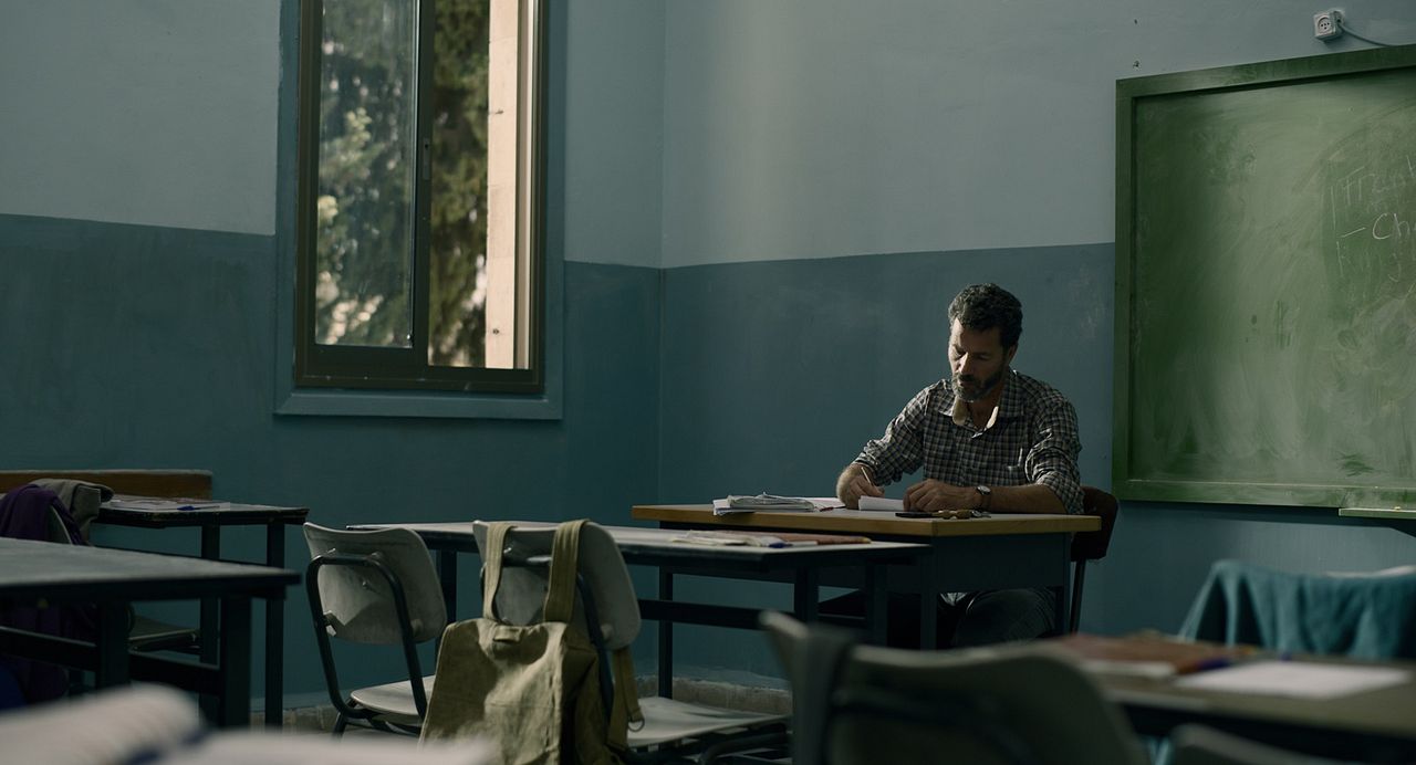 The Teacher : Photo
