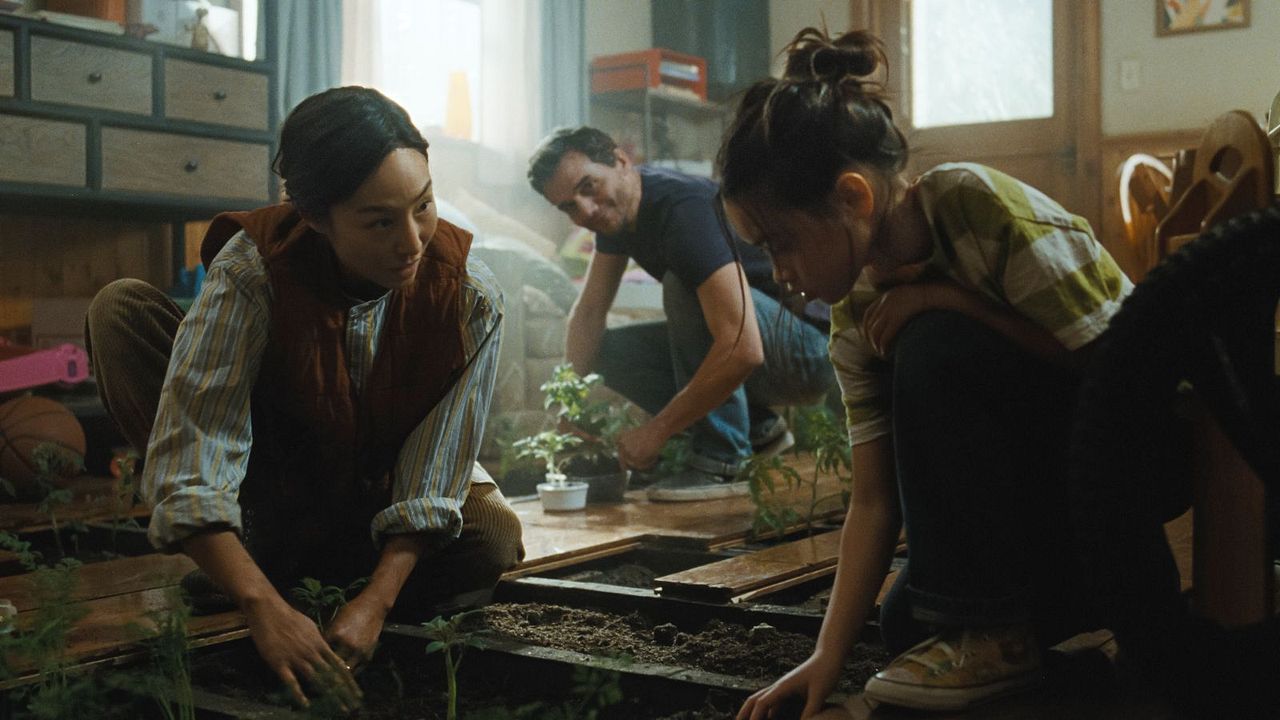 The Last House : Photo Riley Chung, Greta Lee, Wagner Moura