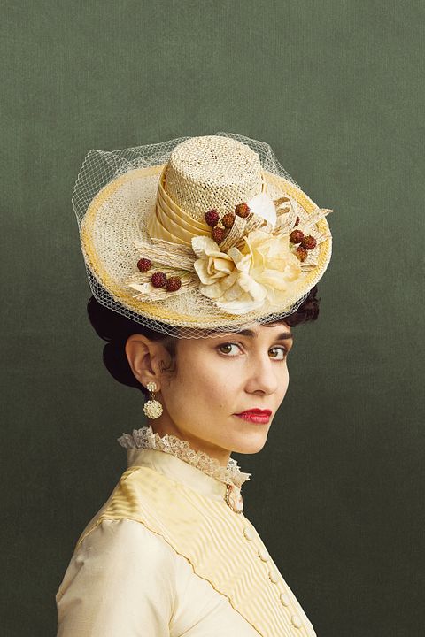 Photo Tuppence Middleton