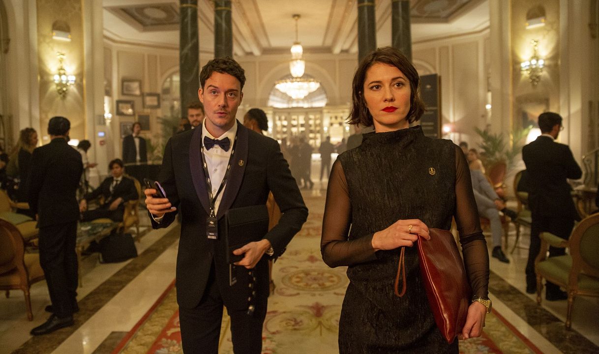 Rich Flu : Photo Jonah Hauer-King, Mary Elizabeth Winstead