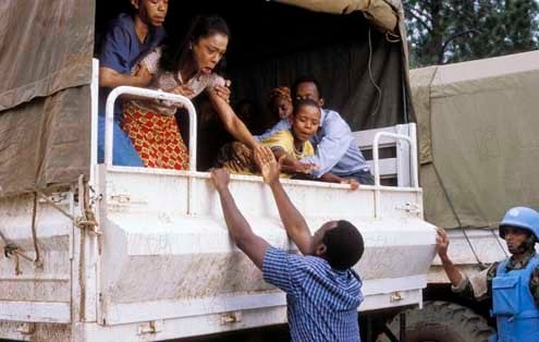 Hotel Rwanda : Photo Sophie Okonedo, Don Cheadle, Terry George