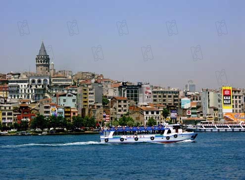 Crossing the bridge - the sound of Istanbul : Photo Fatih Akın