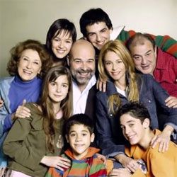 La Famille Serrano : Affiche
