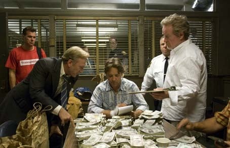 American Gangster : Photo Ted Levine, Russell Crowe, Ridley Scott