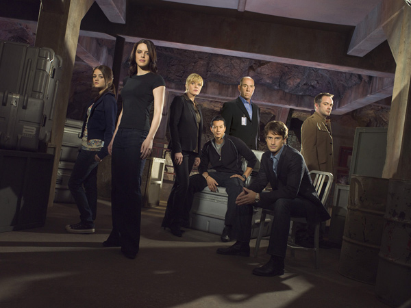 Photo Mark Sheppard, Michelle Ryan, Chris Bowers, Lucy Hale, Will Yun Lee, Molly Price, Miguel Ferrer