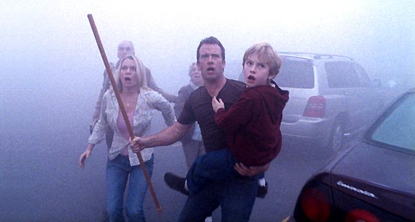 The Mist : Photo Nathan Gamble, Thomas Jane, Laurie Holden