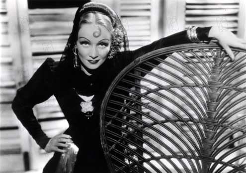 La Femme et le pantin : Photo Marlene Dietrich, Nicholas Josef Von Sternberg