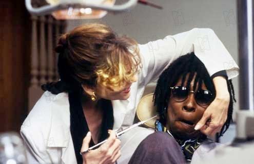 La Pie Voleuse : Photo Whoopi Goldberg, Hugh Wilson