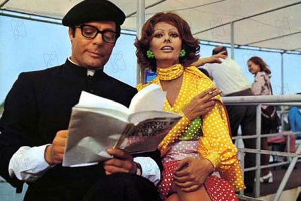 La Femme du prêtre : Photo Marcello Mastroianni, Sophia Loren, Dino Risi