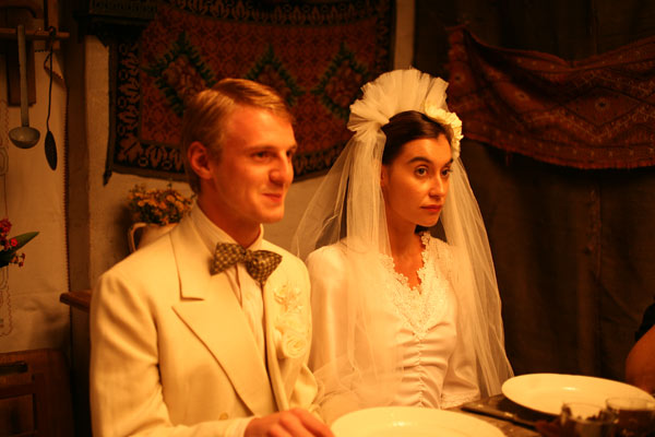 Au diable Staline, vive les mariés ! : Photo Horatiu Malaele