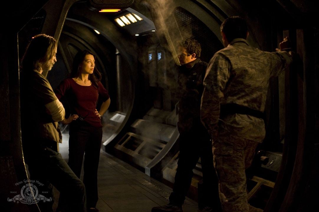 Stargate Universe : Photo Ming-Na Wen, Robert Carlyle, Lou Diamond Phillips, Louis Ferreira
