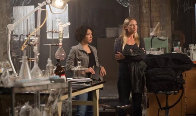 Fringe : Photo Anna Torv, Jasika Nicole