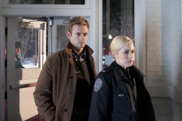 Rookie Blue : Photo Eric Johnson, Charlotte Sullivan