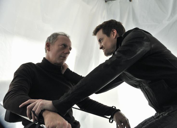 Nikita (2010) : Photo Xander Berkeley, Shane West