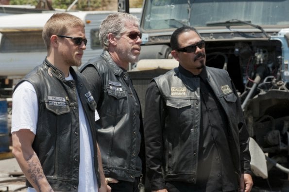 Sons of Anarchy : Photo Emilio Rivera, Charlie Hunnam, Ron Perlman