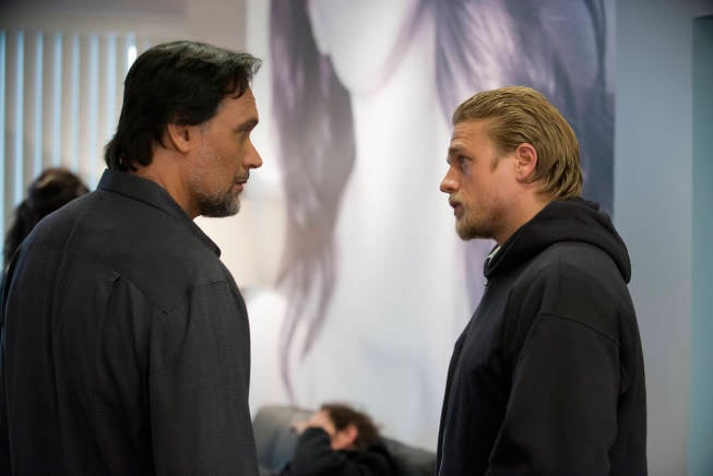 Sons of Anarchy : Photo Charlie Hunnam, Jimmy Smits