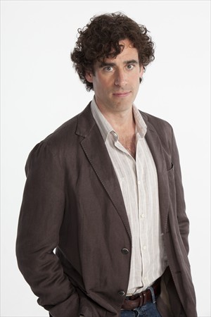 Photo Stephen Mangan