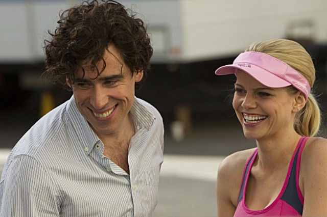 Episodes : Photo Mircea Monroe, Stephen Mangan