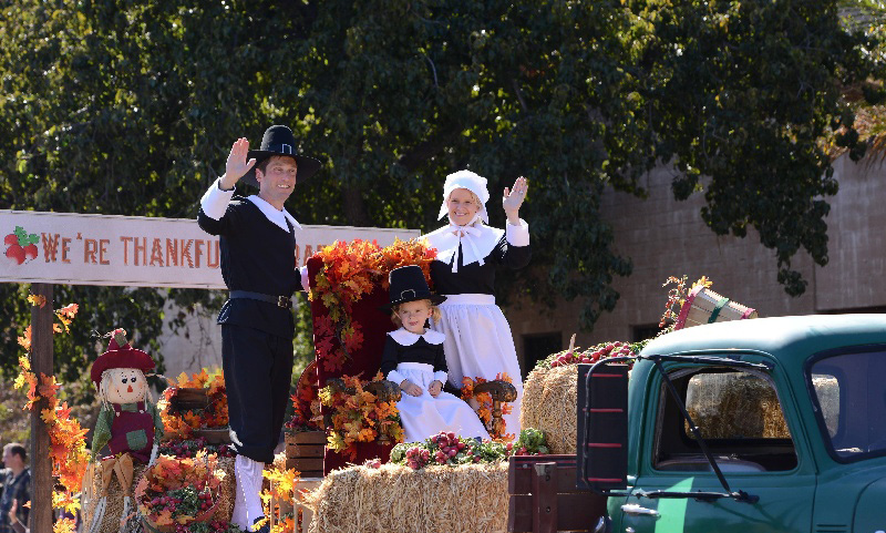 Raising Hope : Photo Martha Plimpton, Gregg Binkley, Baylie Cregut