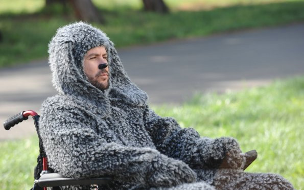 Wilfred (2011) : Photo Jason Gann