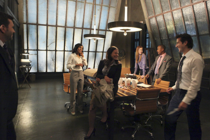 Scandal : Photo Katie Lowes, Kerry Washington, Henry Ian Cusick, Darby Stanchfield, Columbus Short