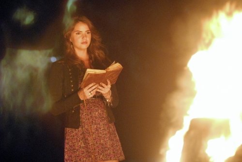 The Secret Circle : Photo Shelley Hennig