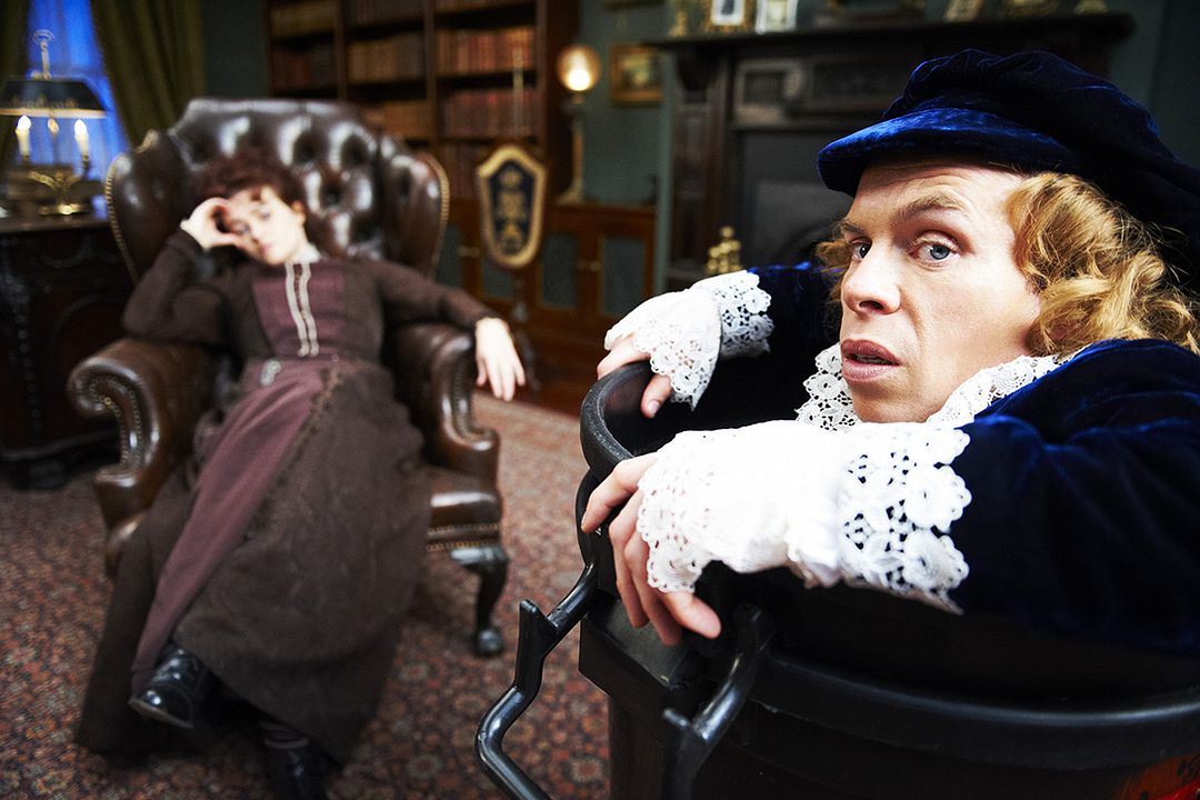 Photo De Helena Bonham Carter Life s Too Short Photo Warwick Davis Photo De Helena Bonham Carter Life s Too Short Photo Warwick Davis