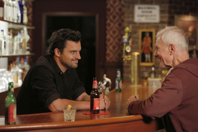 New Girl : Photo Raymond J. Barry, Jake Johnson