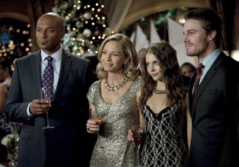 Arrow : Photo Colin Salmon, Willa Holland, Stephen Amell, Susanna Thompson