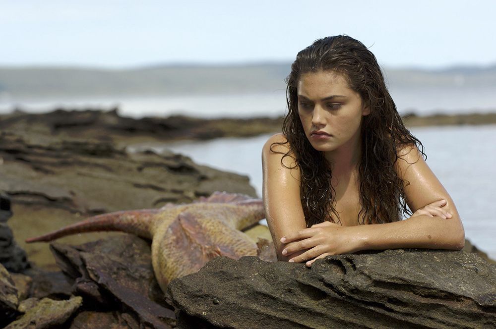 H2O : Photo Phoebe Tonkin